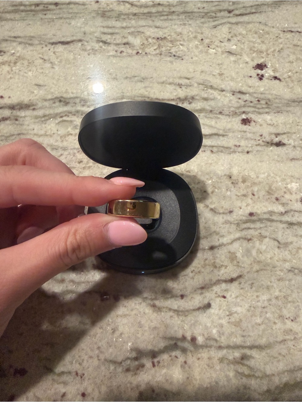 RingConn Gen 2 Smart Ring Size 8 – Gold – Charger Case Included